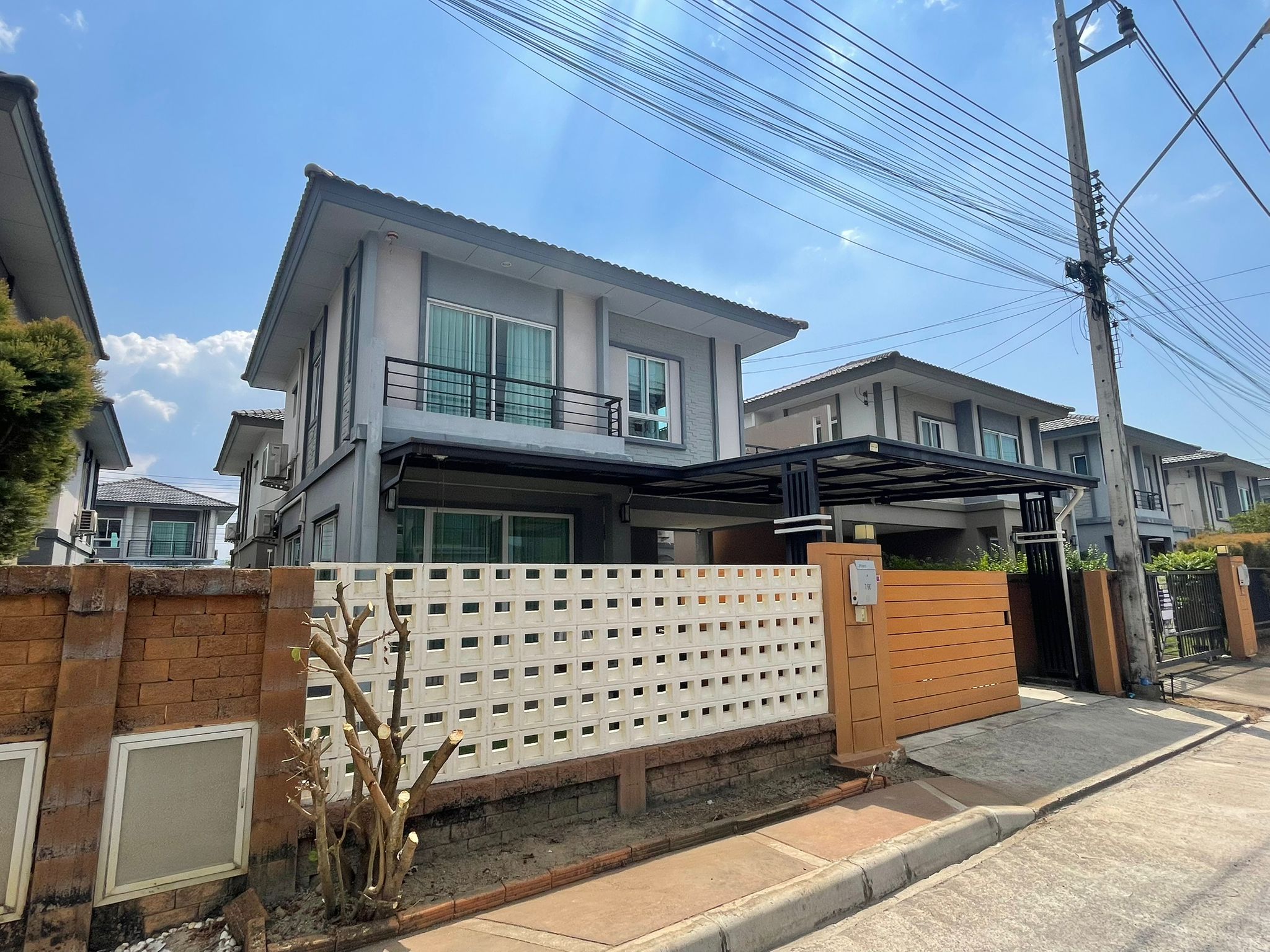 Rental House Phuket Side View in The Plant Thalang